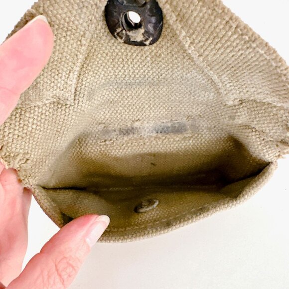 ANTIQUE WWII DRESSING FIRST AID POUCH KHAKI CANVAS - Picture 9 of 11